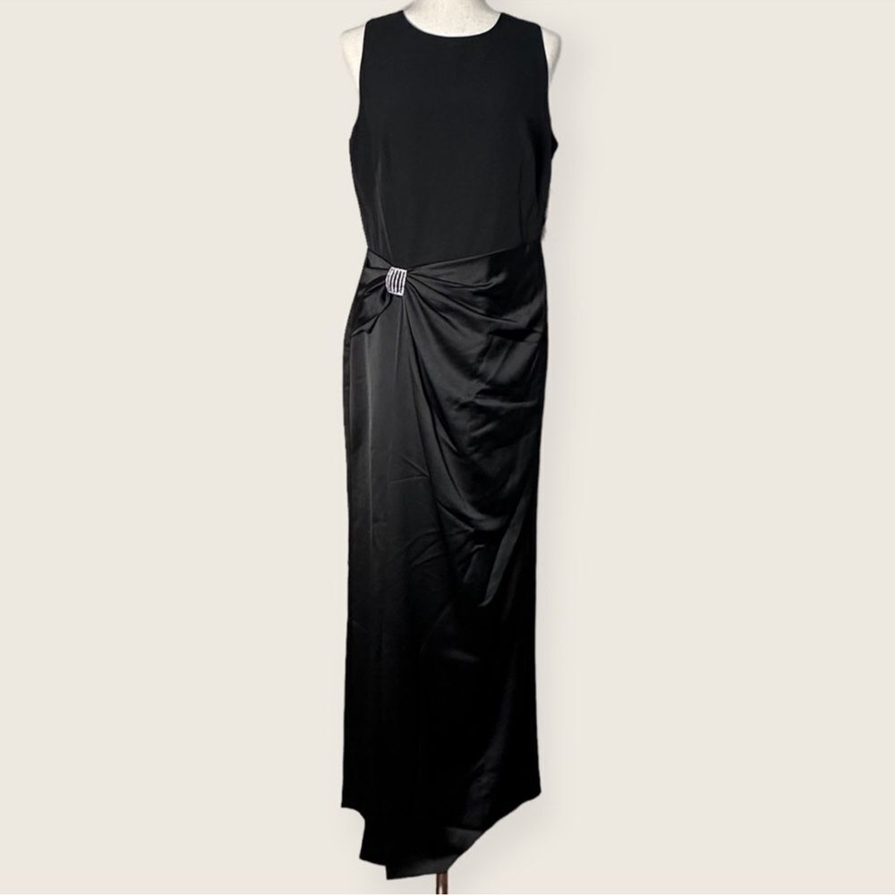 Elegant Black Sleeveless Dress